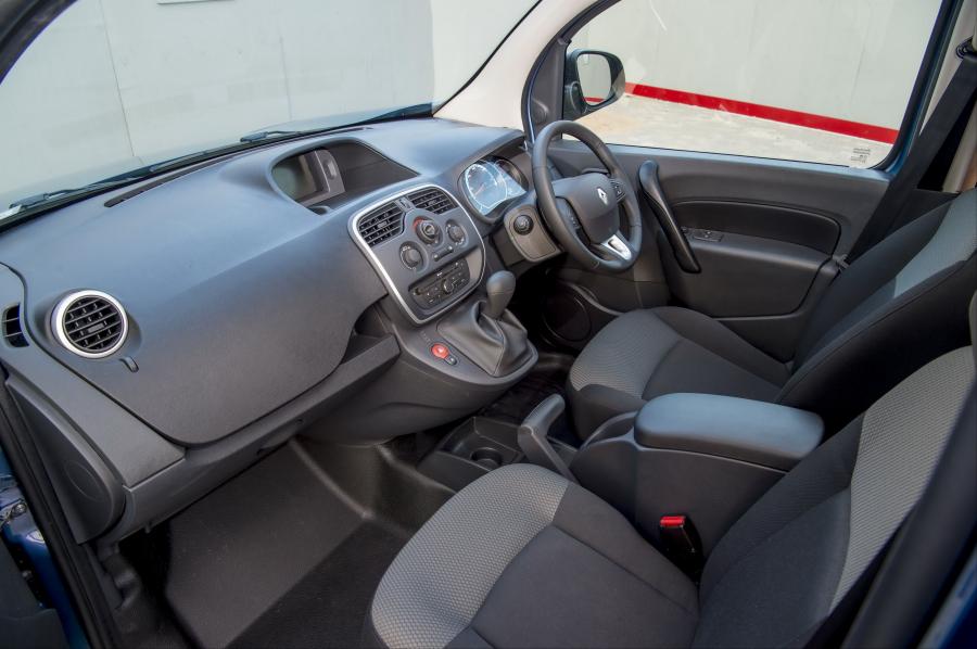 Интерьер Renault Kangoo Van Z.E. 33 2017 года  (UK) (фото 40 из 44)